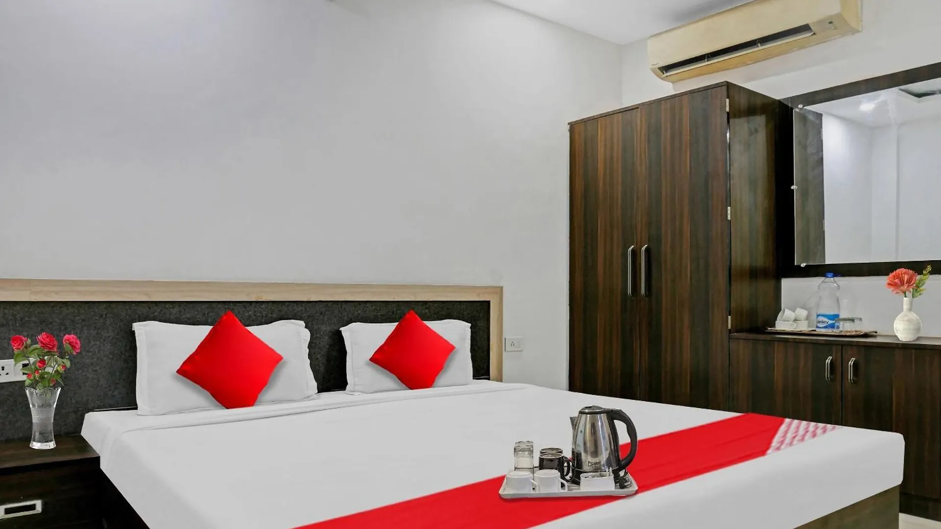 Hotel O Paradise Варанаси